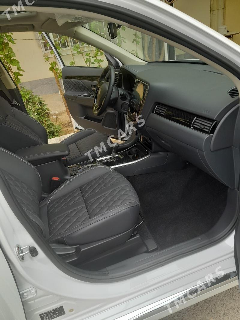Mitsubishi Outlander 2022 - 305 000 TMT - Ашхабад - img 4