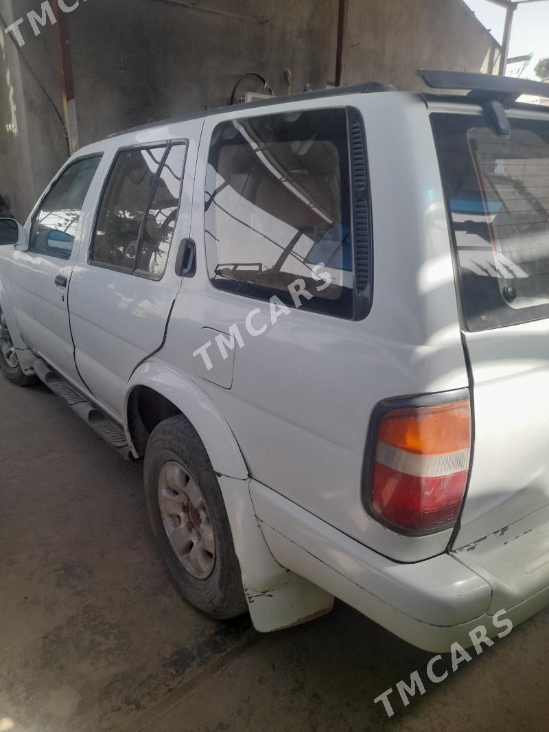 Nissan Pathfinder 1996 - 40 000 TMT - Магданлы - img 2