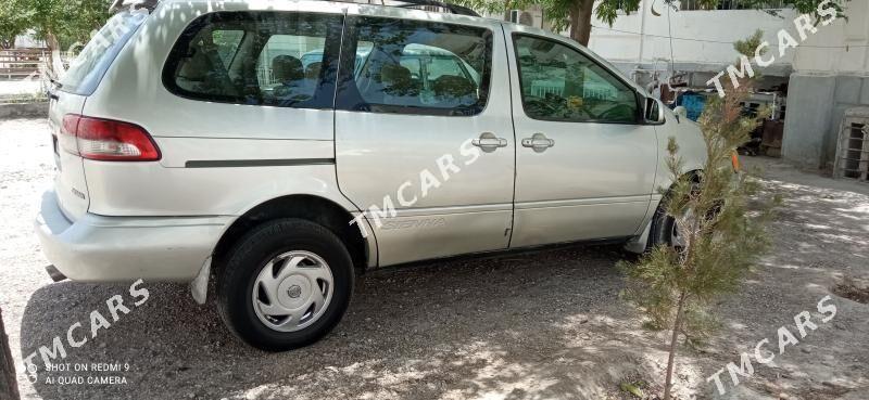 Toyota Sienna 2002 - 130 000 TMT - Balkanabat - img 3