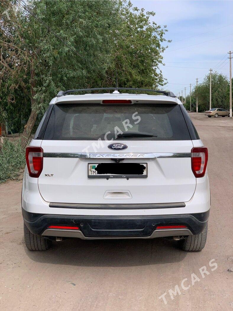 Ford Explorer 2018 - 360 000 TMT - Дашогуз - img 3
