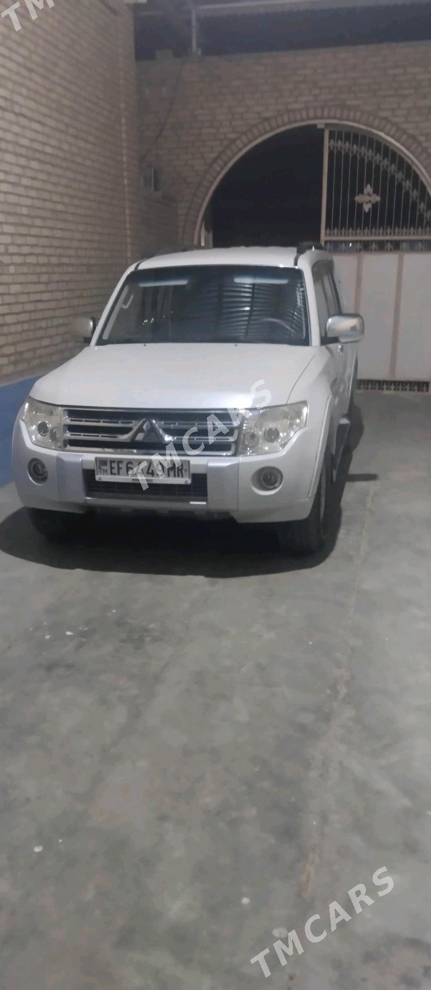 Mitsubishi Pajero 2010 - 220 000 TMT - Мары - img 2