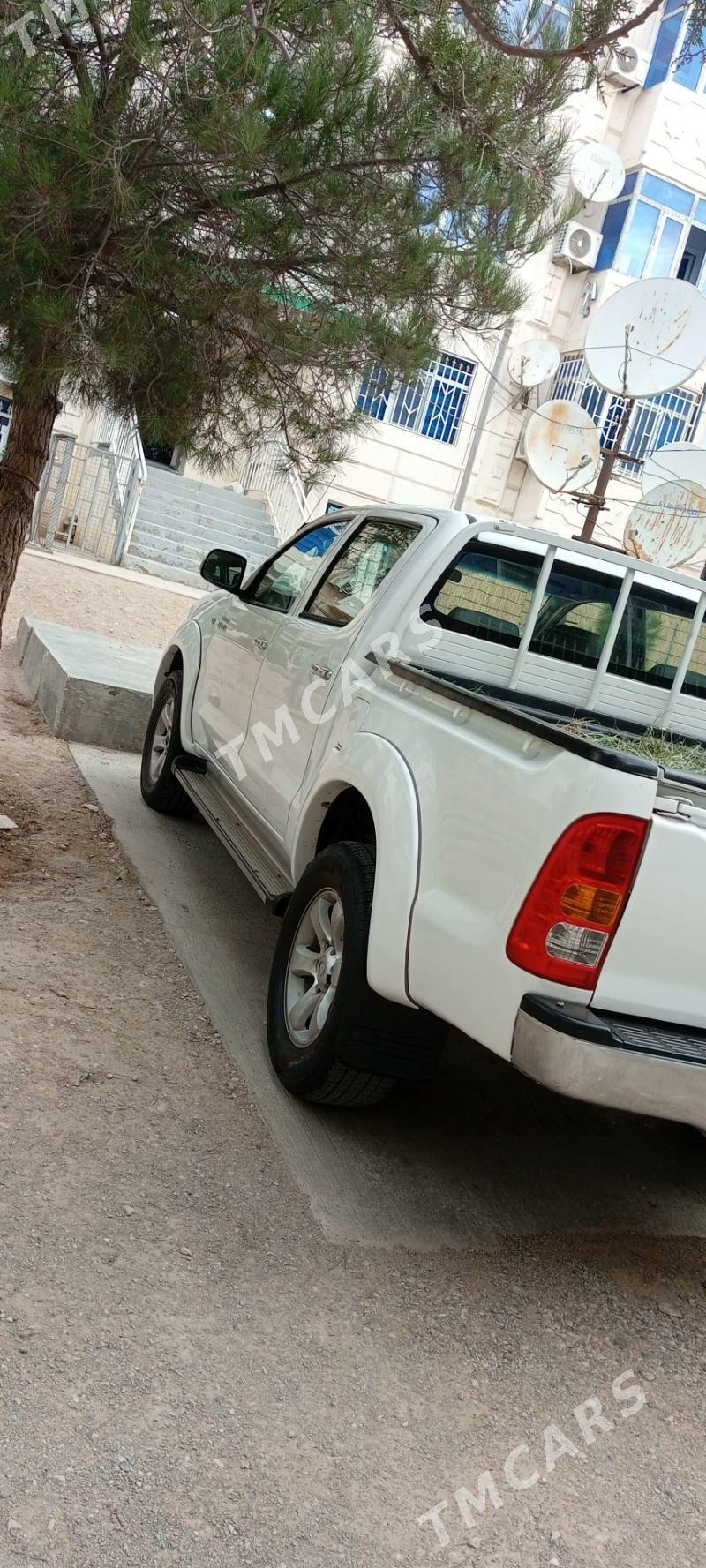 Toyota Hilux 2009 - 210 000 TMT - Türkmenbaşy - img 7