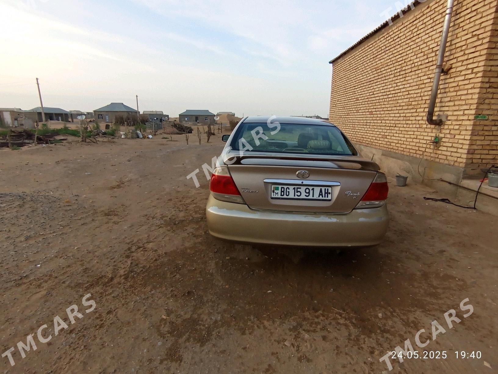 Toyota Camry 2004 - 166 000 TMT - Ак-Бугдайский этрап - img 6