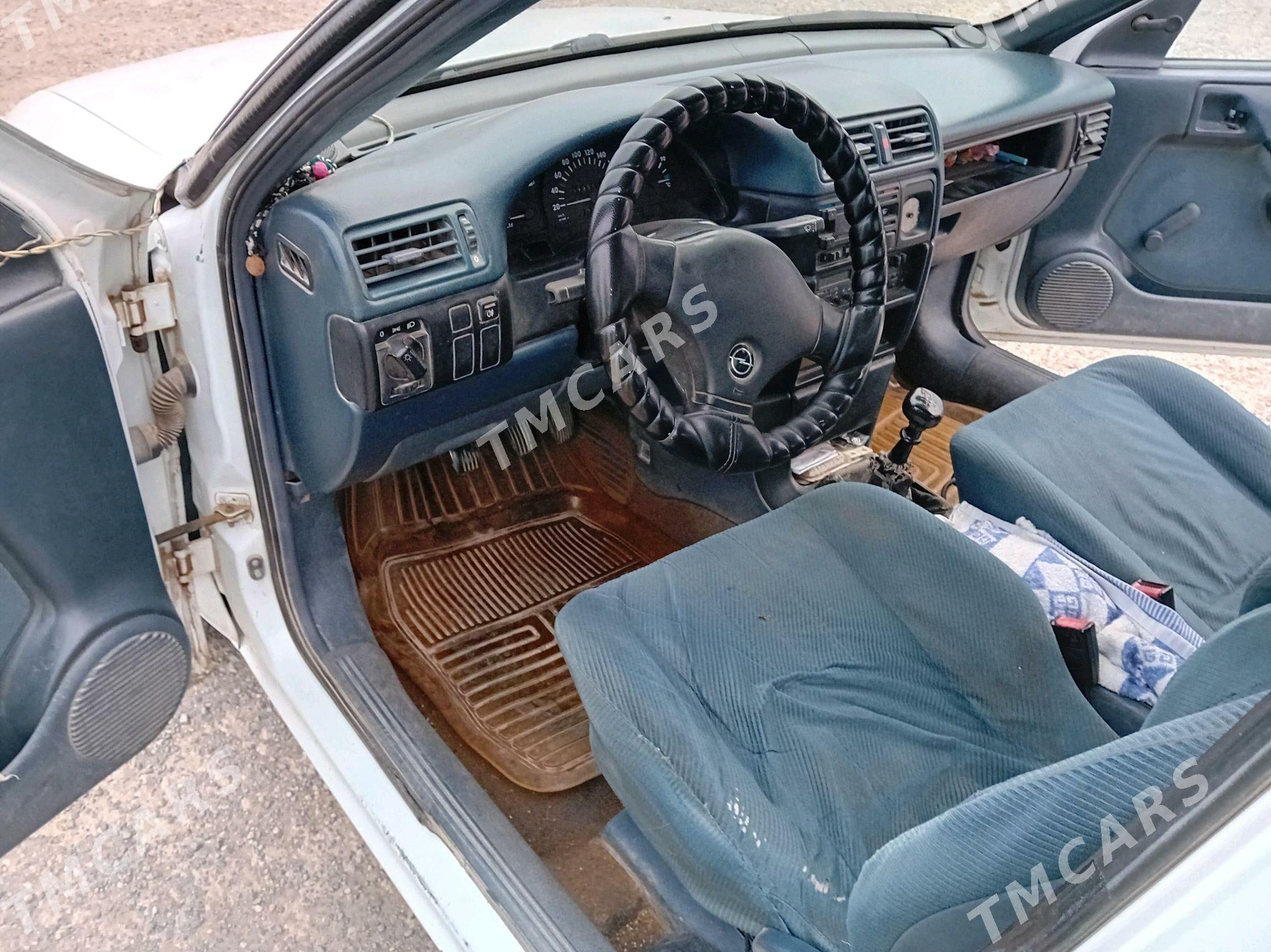 Opel Vectra 1993 - 26 000 TMT - Gyzylarbat - img 5