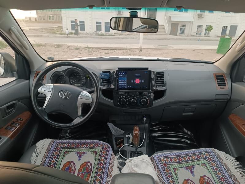 Toyota Hilux 2014 - 390 000 TMT - Балканабат - img 4