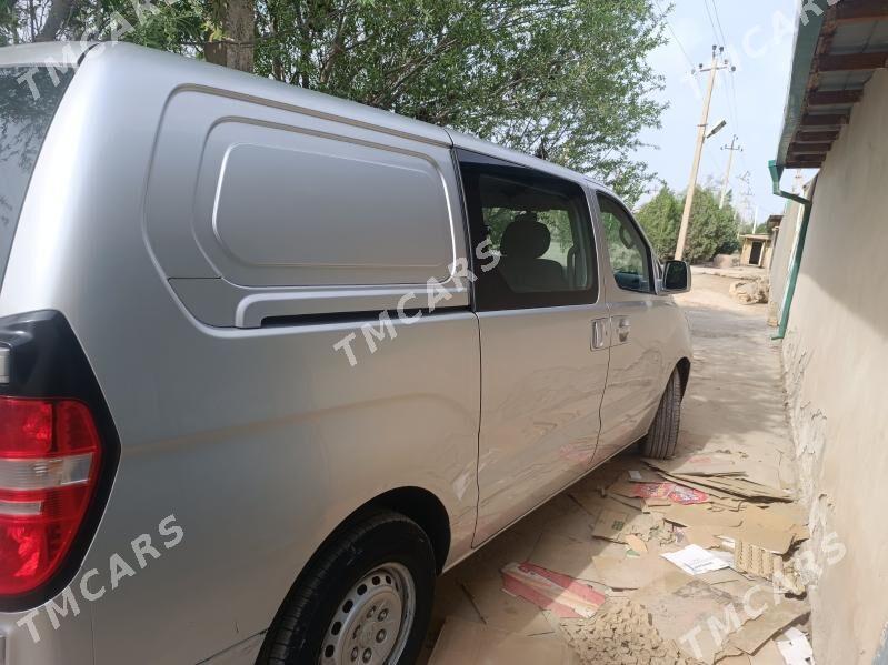Hyundai H-1 2011 - 200 000 TMT - етр. Туркменбаши - img 3