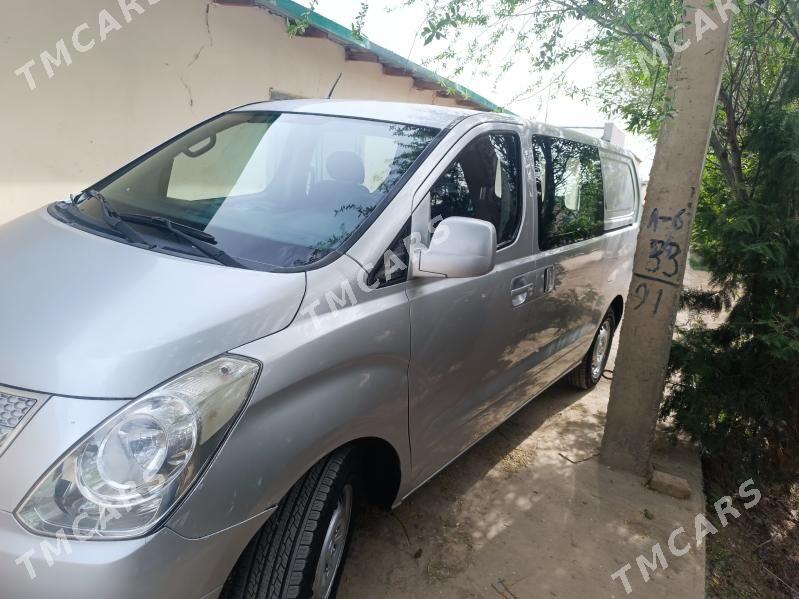 Hyundai H-1 2011 - 200 000 TMT - етр. Туркменбаши - img 2
