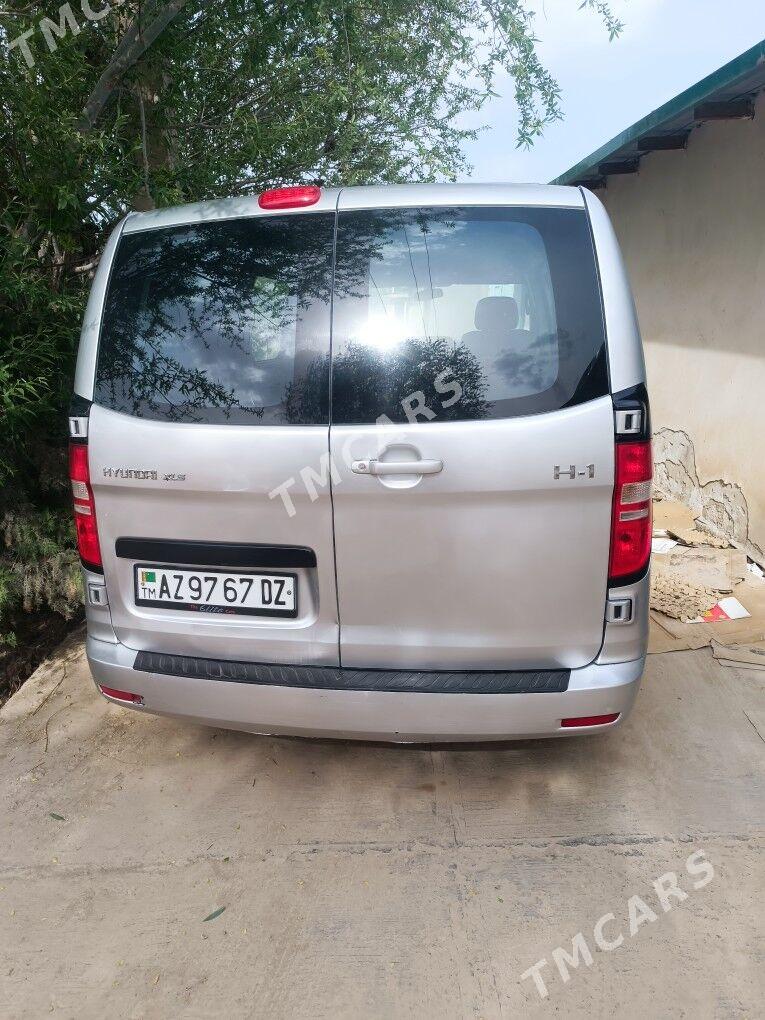 Hyundai H-1 2011 - 200 000 TMT - етр. Туркменбаши - img 4