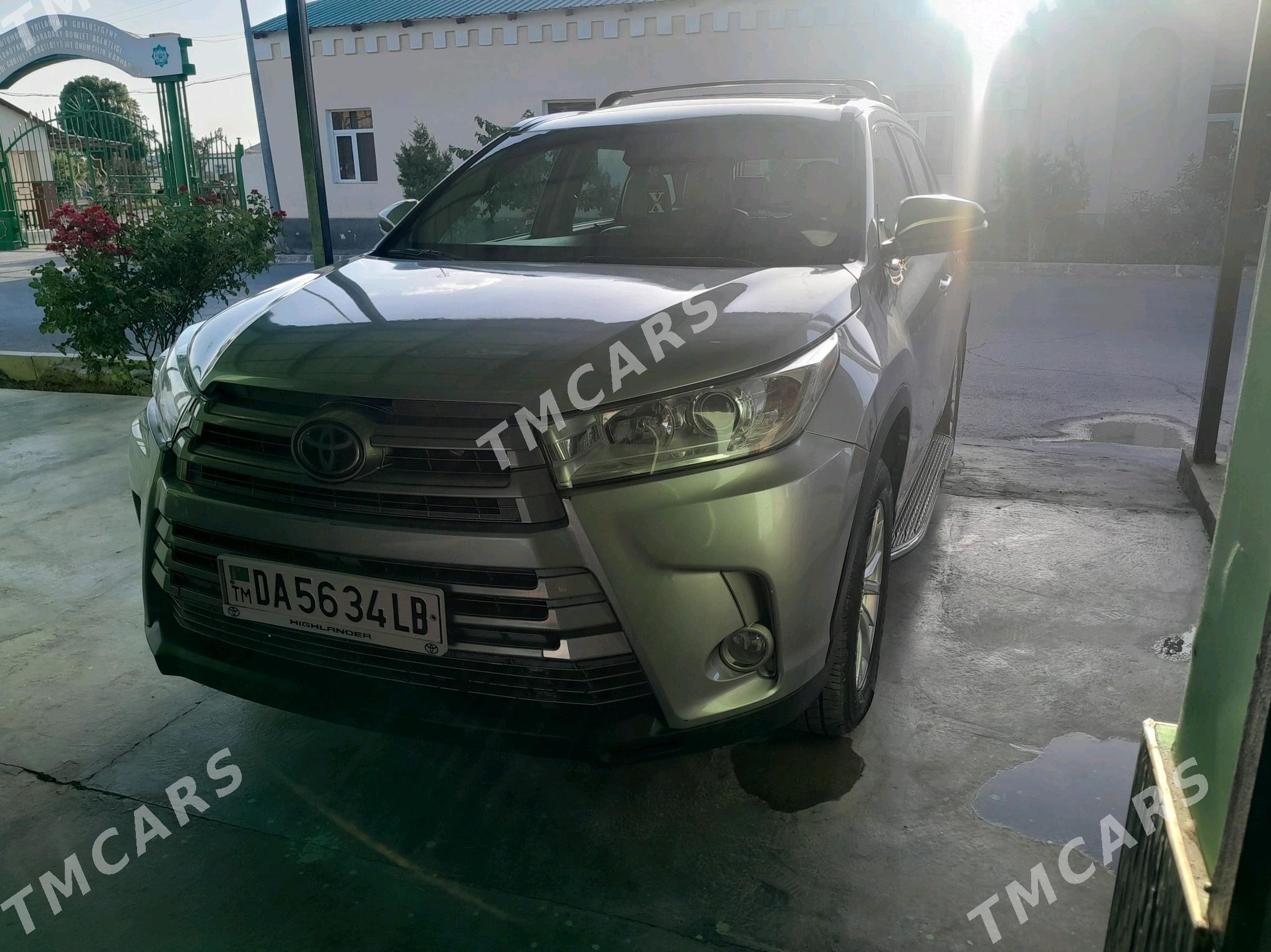 Toyota Highlander 2018 - 490 000 TMT - Туркменабат - img 3
