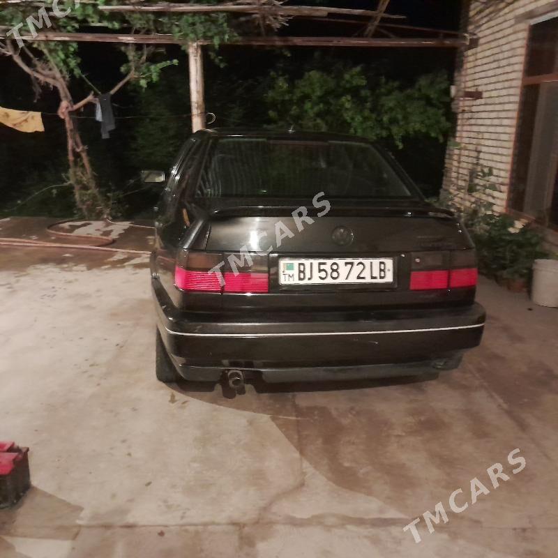 Volkswagen Jetta 1994 - 30 000 TMT - Saýat - img 3