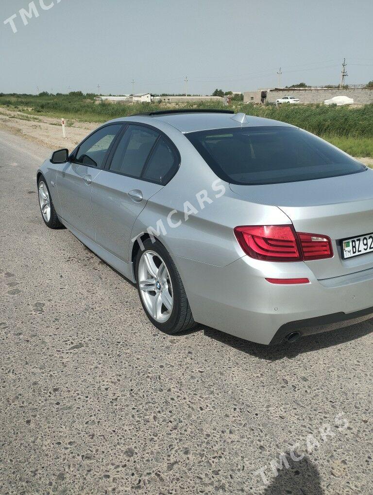 BMW F10 2011 - 320 000 TMT - Мары - img 4