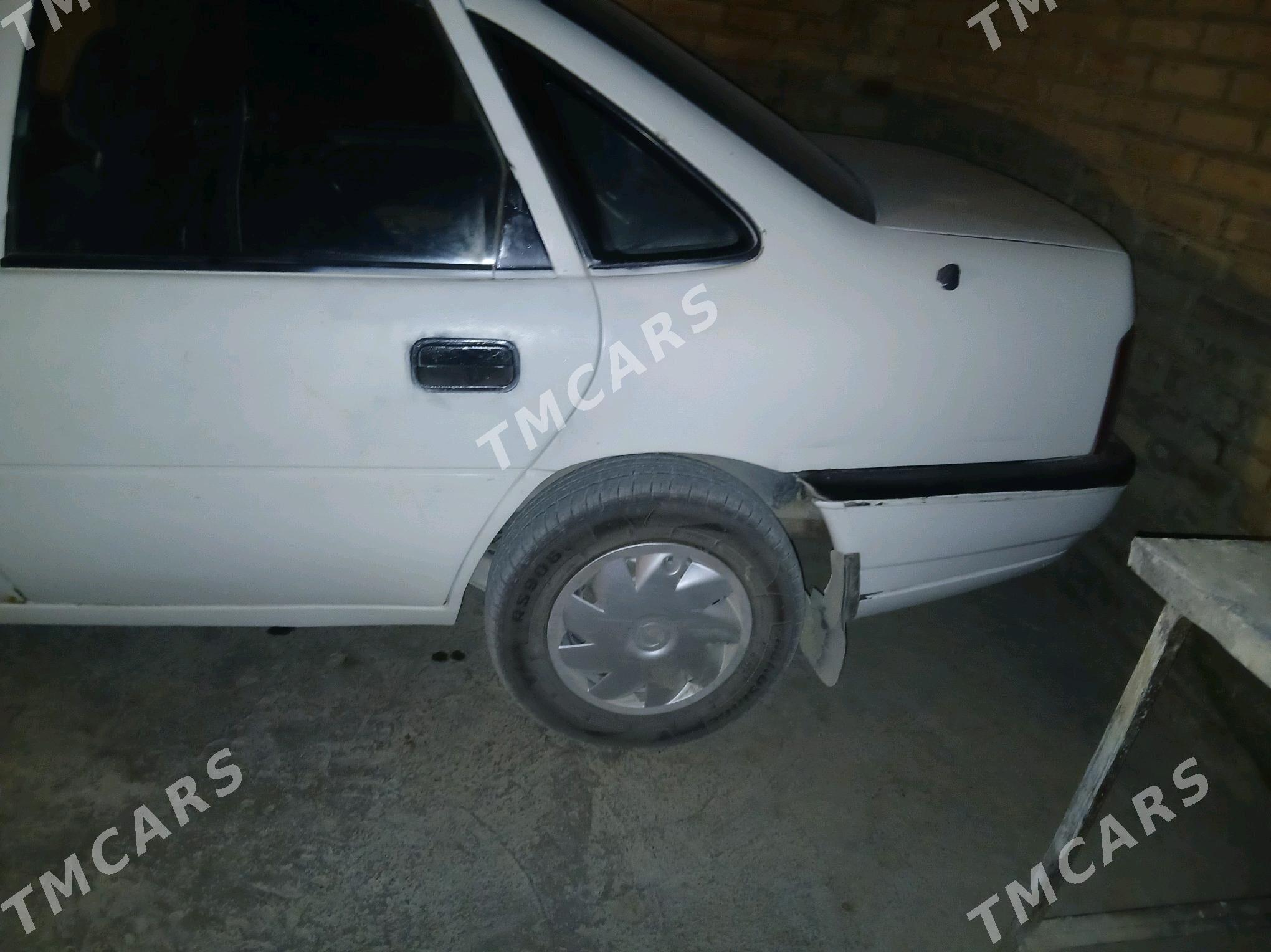 Opel Vectra 1992 - 25 000 TMT - Bäherden - img 2