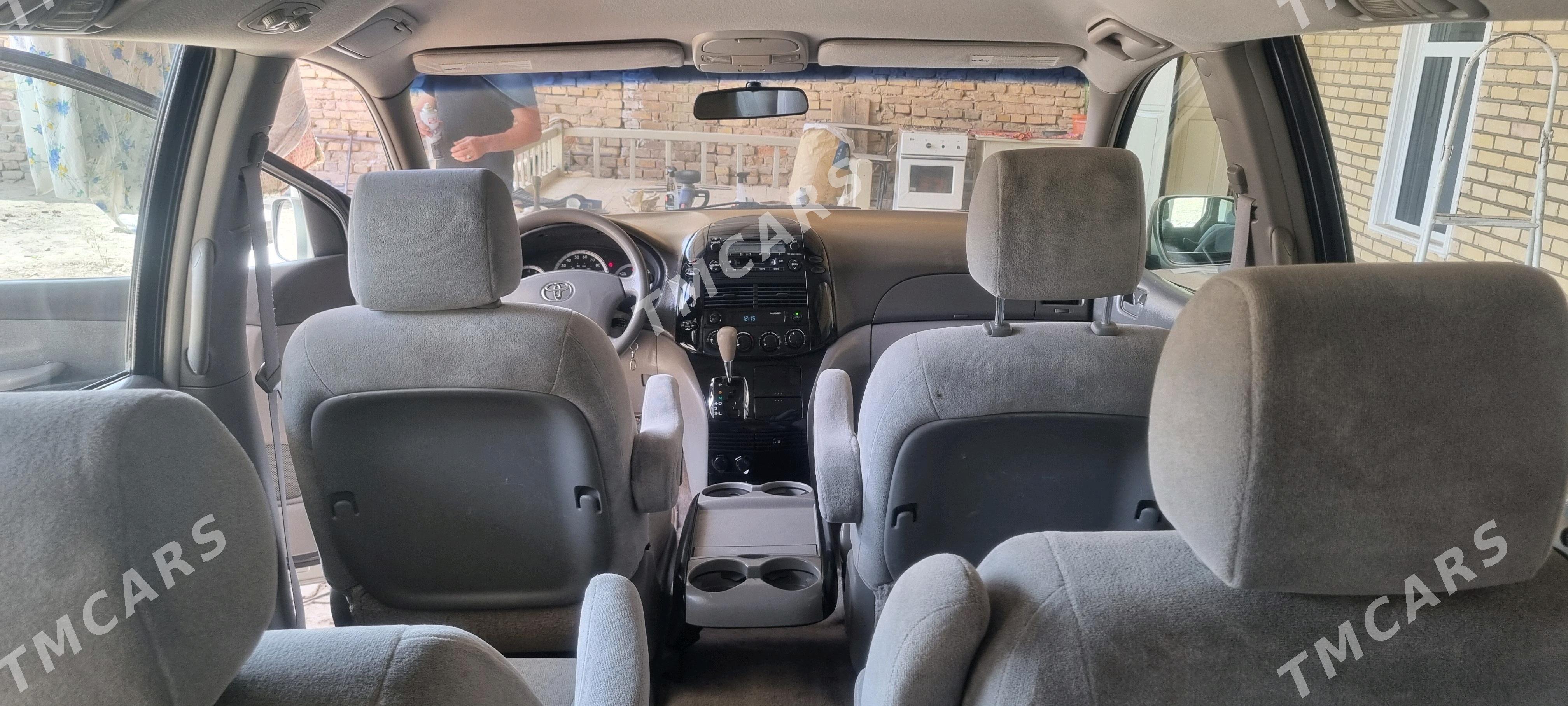 Toyota Sienna 2005 - 230 000 TMT - Керки - img 6