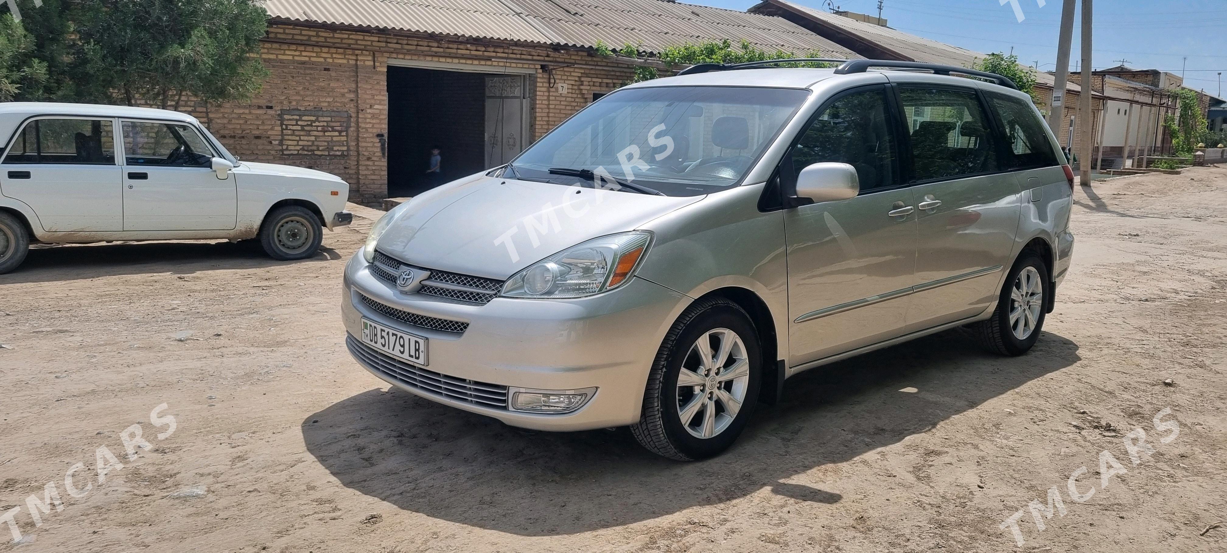Toyota Sienna 2005 - 230 000 TMT - Керки - img 9