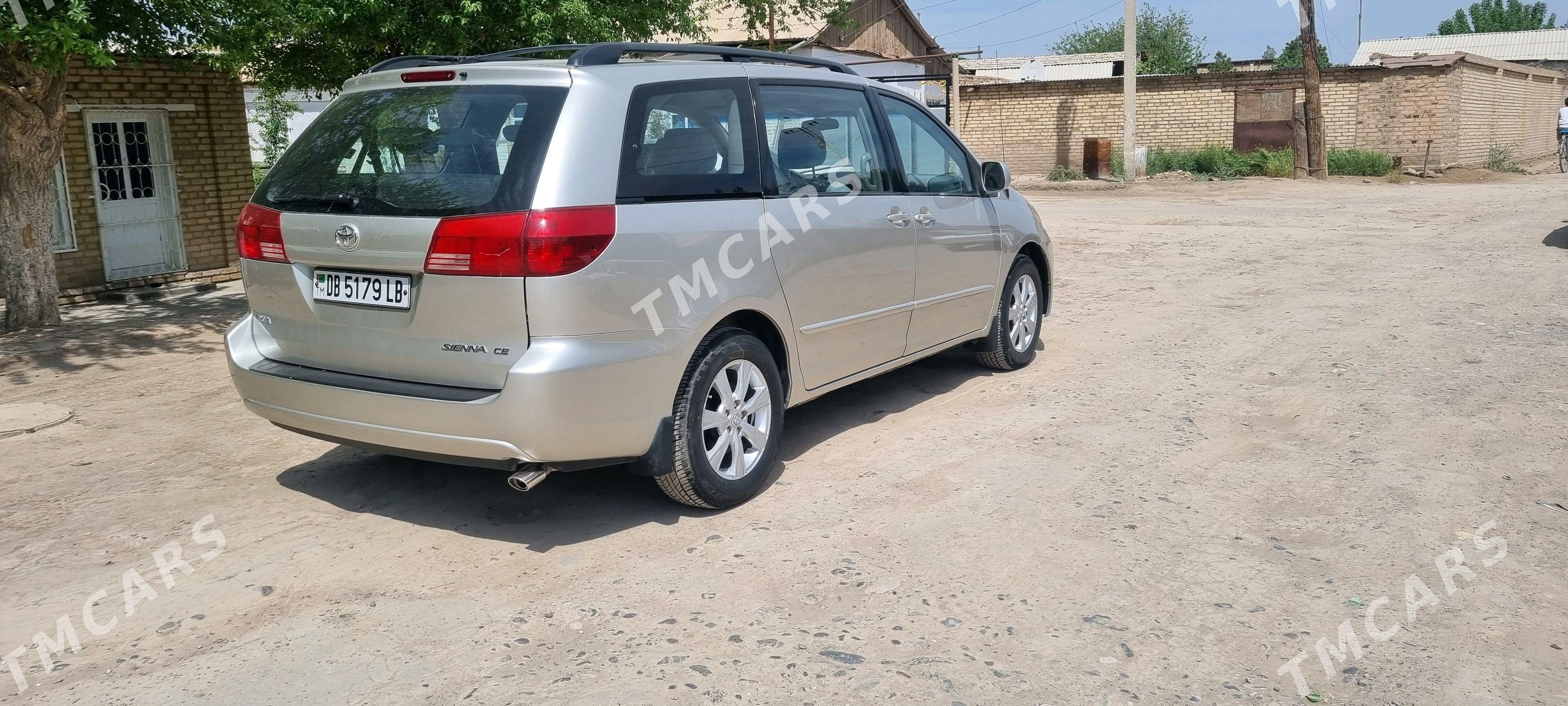 Toyota Sienna 2005 - 230 000 TMT - Керки - img 10