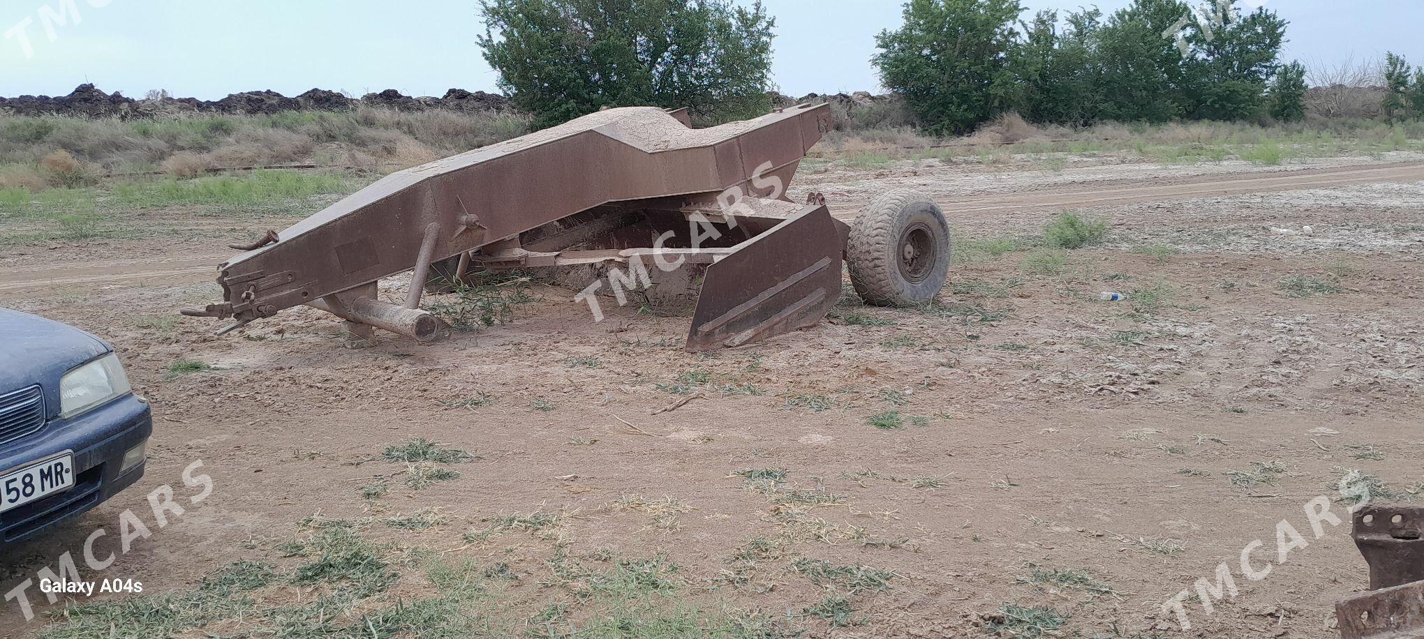 MTZ T-28 1992 - 300 000 TMT - Мары - img 3
