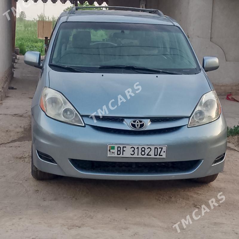 Toyota Sienna 2006 - 180 000 TMT - Гурбансолтан Едже - img 2