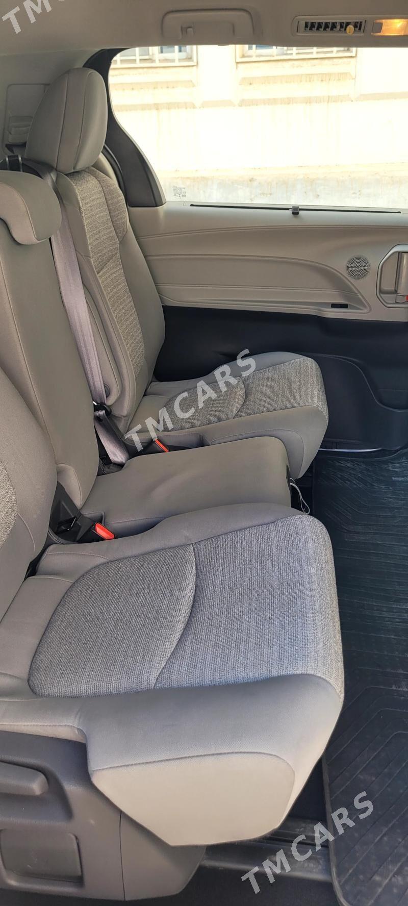 Toyota Sienna 2021 - 460 000 TMT - Мир 4 - img 3