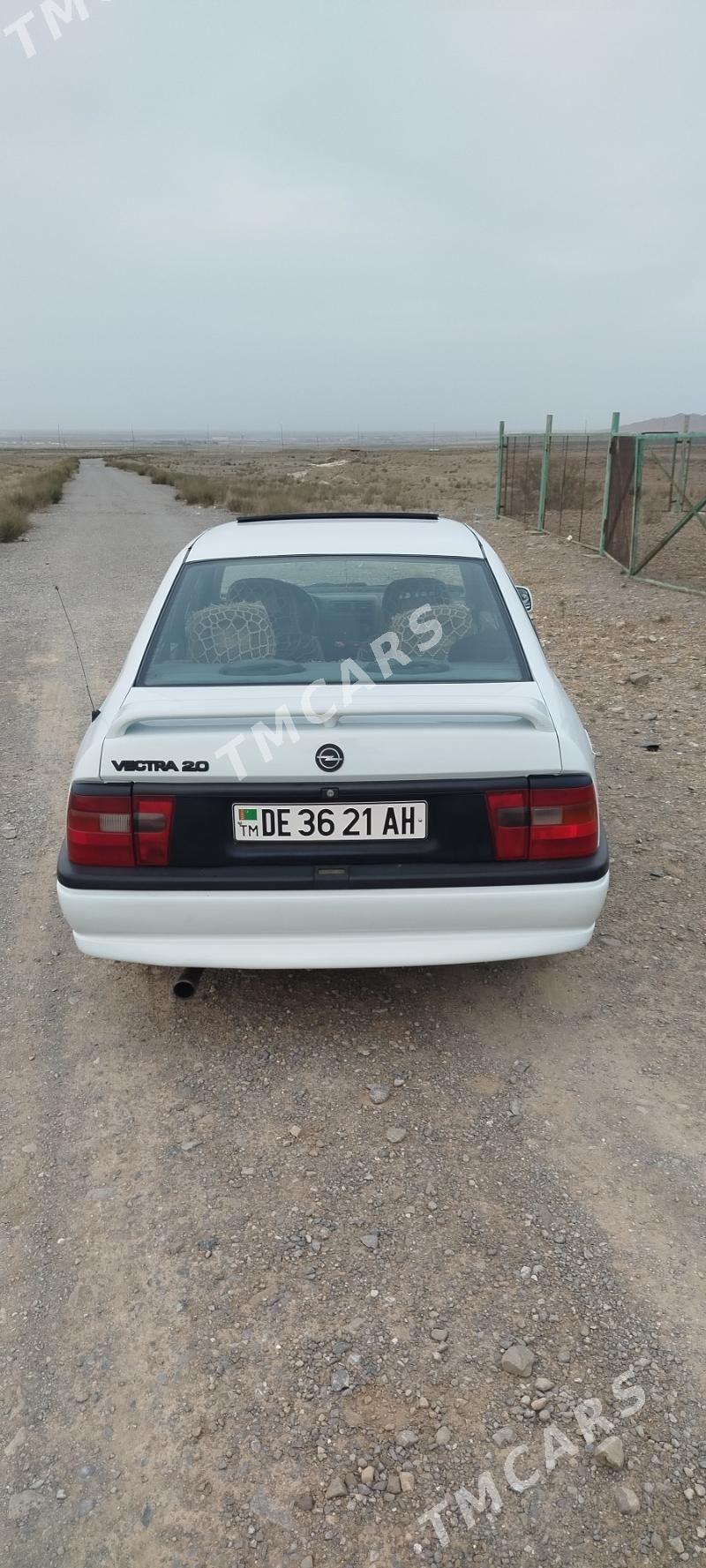 Opel Vectra 1990 - 55 000 TMT - Бахарден - img 4
