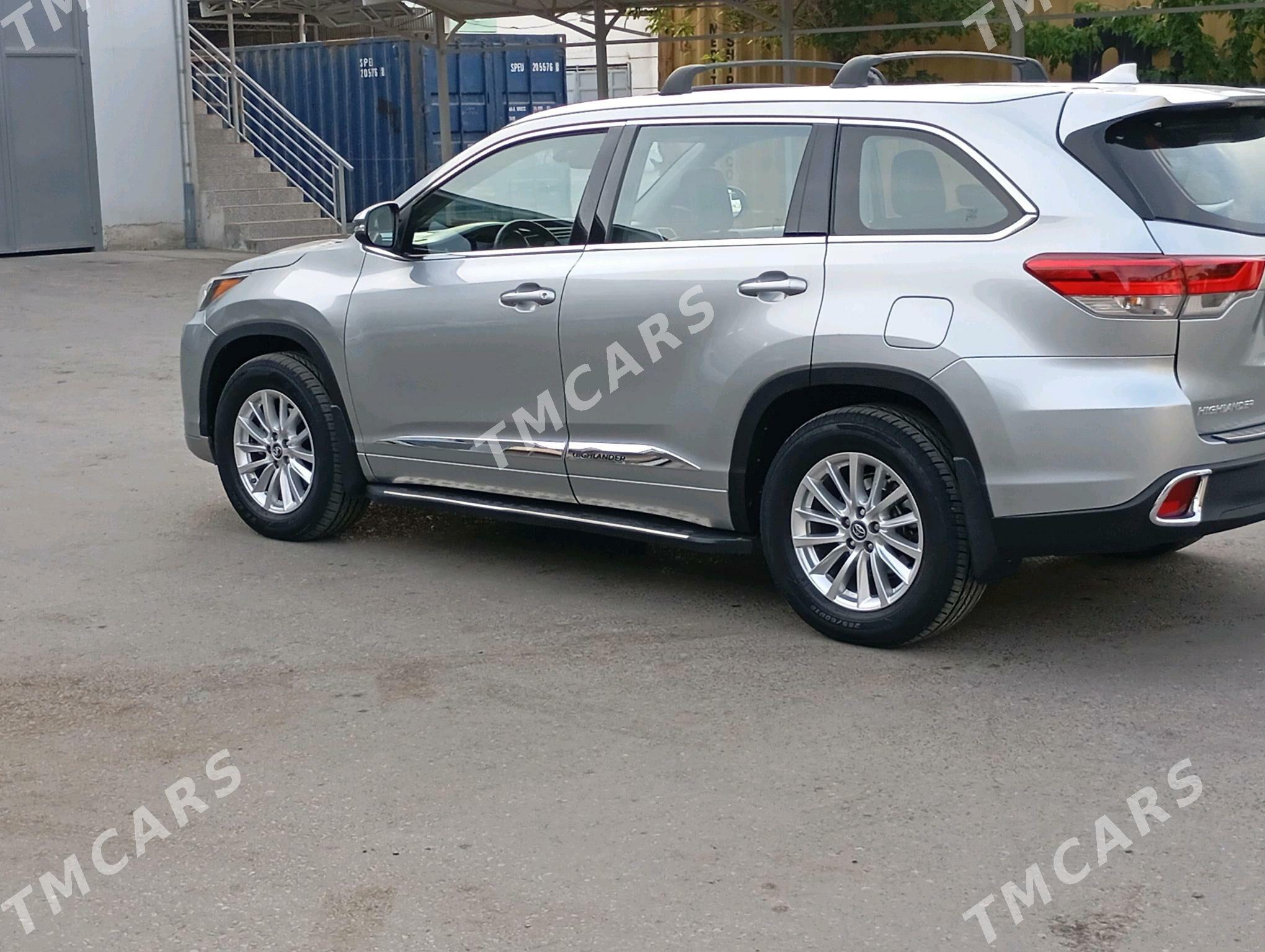 Toyota Highlander 2017 - 400 000 TMT - Мары - img 4