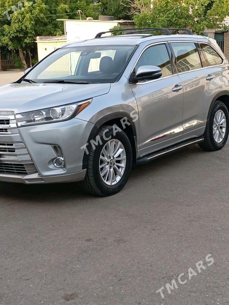 Toyota Highlander 2017 - 400 000 TMT - Мары - img 5