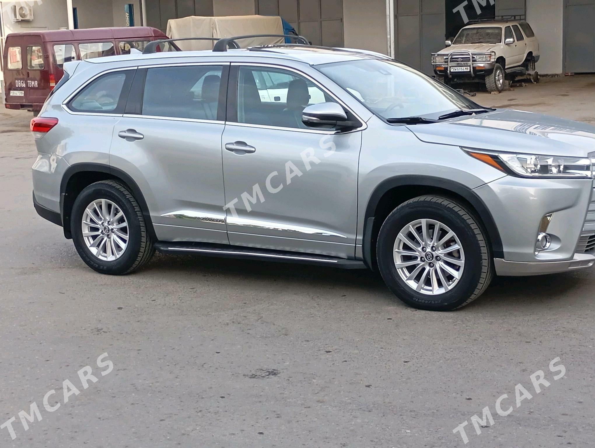 Toyota Highlander 2017 - 400 000 TMT - Мары - img 8