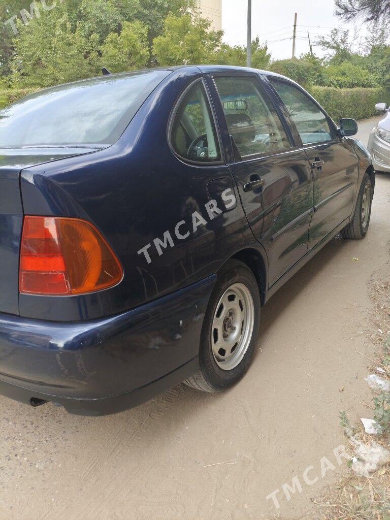 Volkswagen Polo 2001 - 30 000 TMT - Туркменабат - img 3