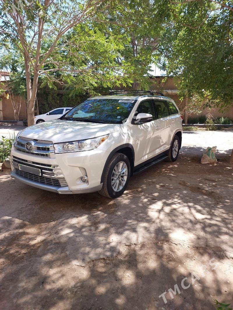 Toyota Highlander 2019 - 510 000 TMT - Дашогуз - img 4