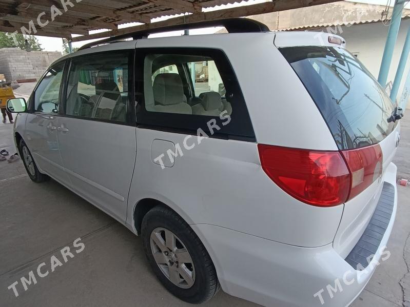 Toyota Sienna 2008 - 210 000 TMT - Aşgabat - img 3