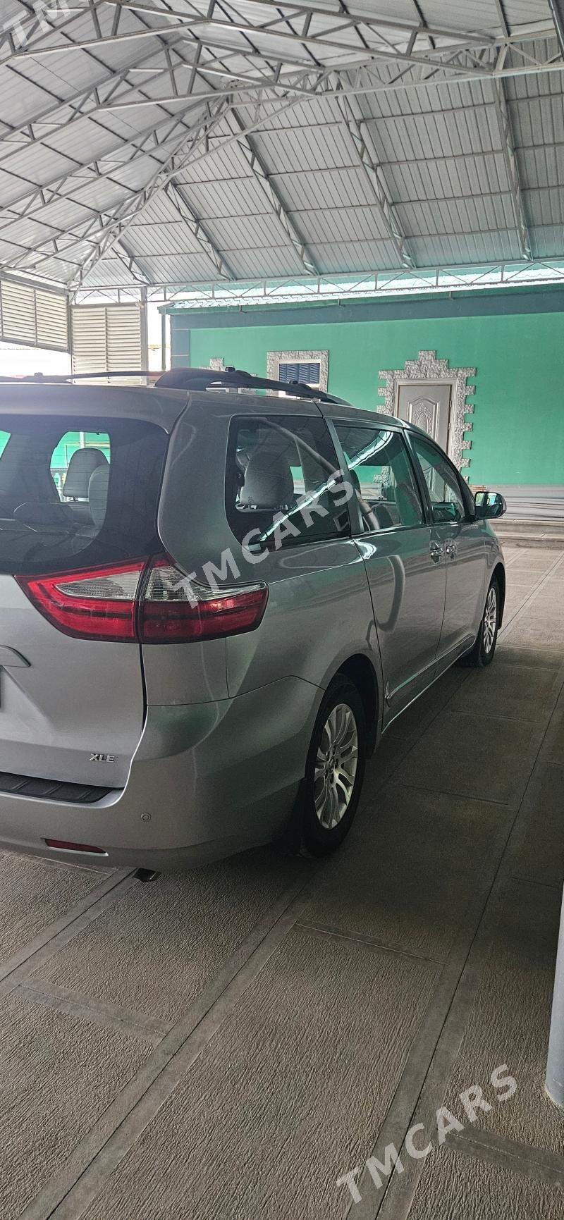Toyota Sienna 2016 - 350 000 TMT - Анев - img 4