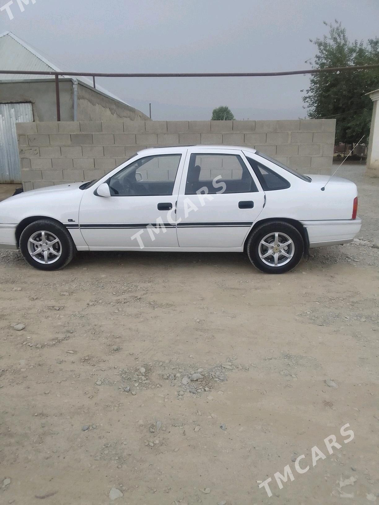 Opel Vectra 1990 - 45 000 TMT - Bäherden - img 3