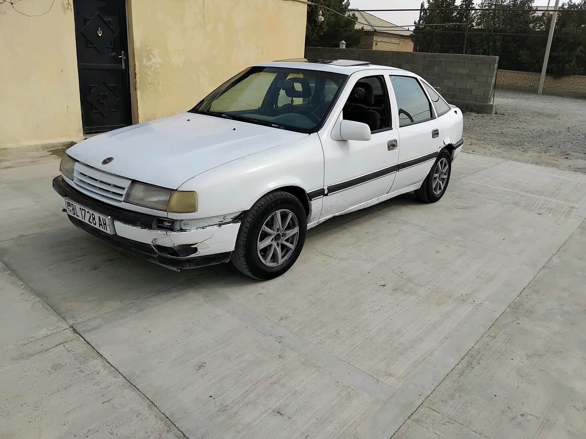 Opel Vectra 1989 - 15 000 TMT - Бахарден - img 3