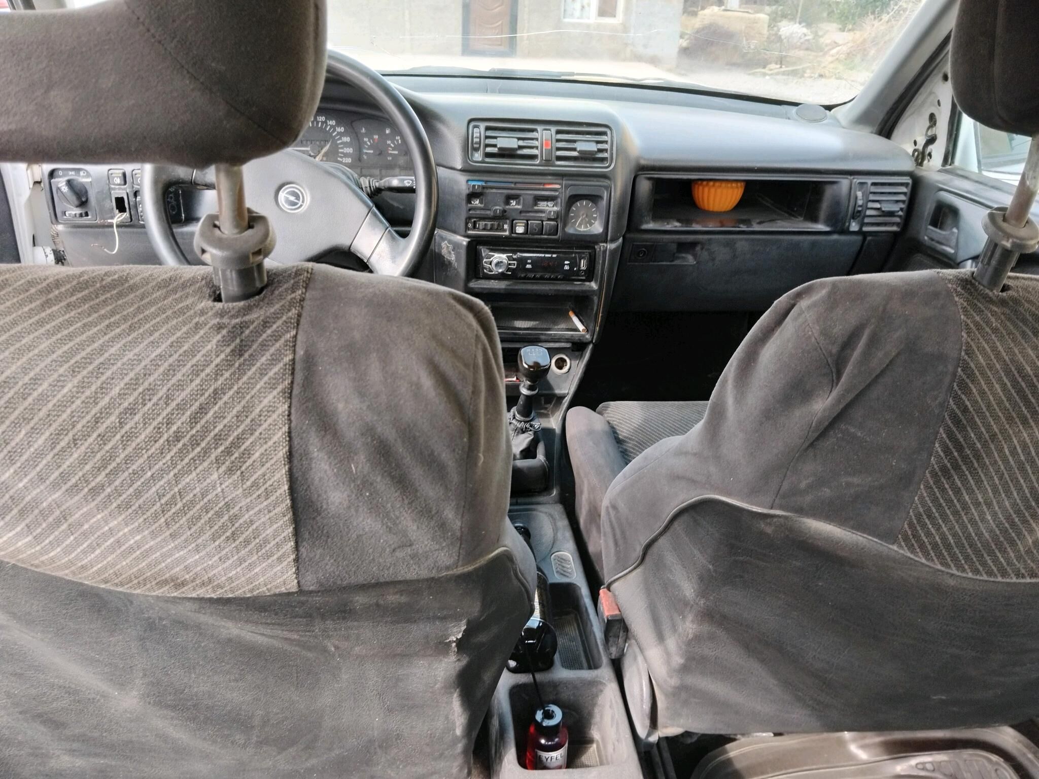 Opel Vectra 1989 - 15 000 TMT - Бахарден - img 4
