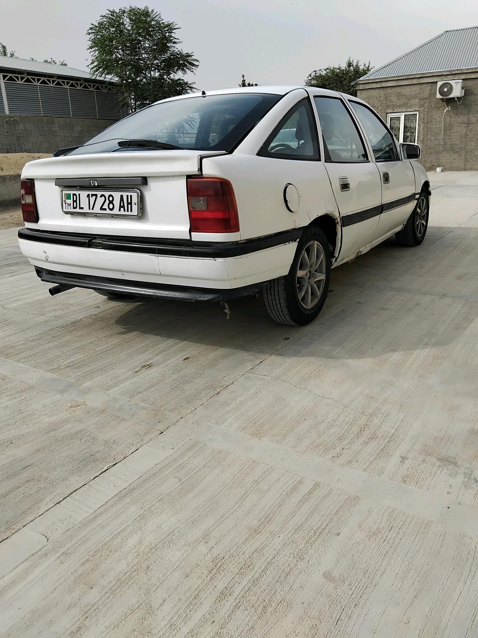 Opel Vectra 1989 - 15 000 TMT - Бахарден - img 5