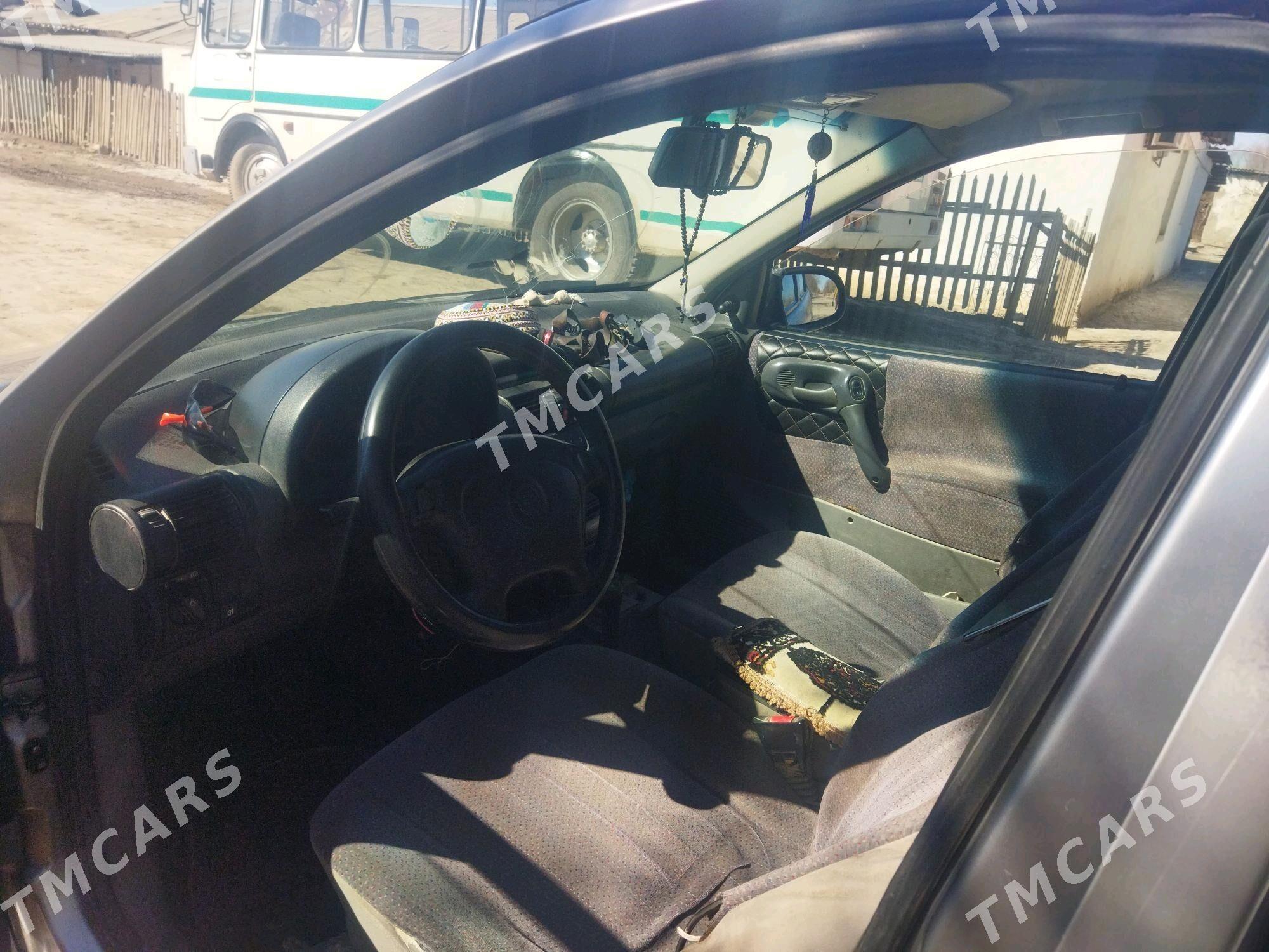 Opel Corsa 1997 - 25 000 TMT - Болдумсаз - img 2
