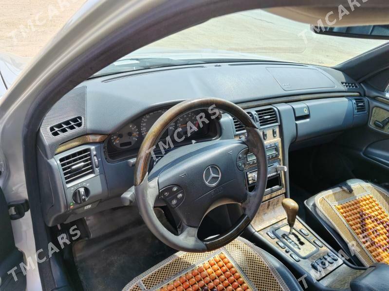Mercedes-Benz C320 2001 - 115 000 TMT - Гумдаг - img 3