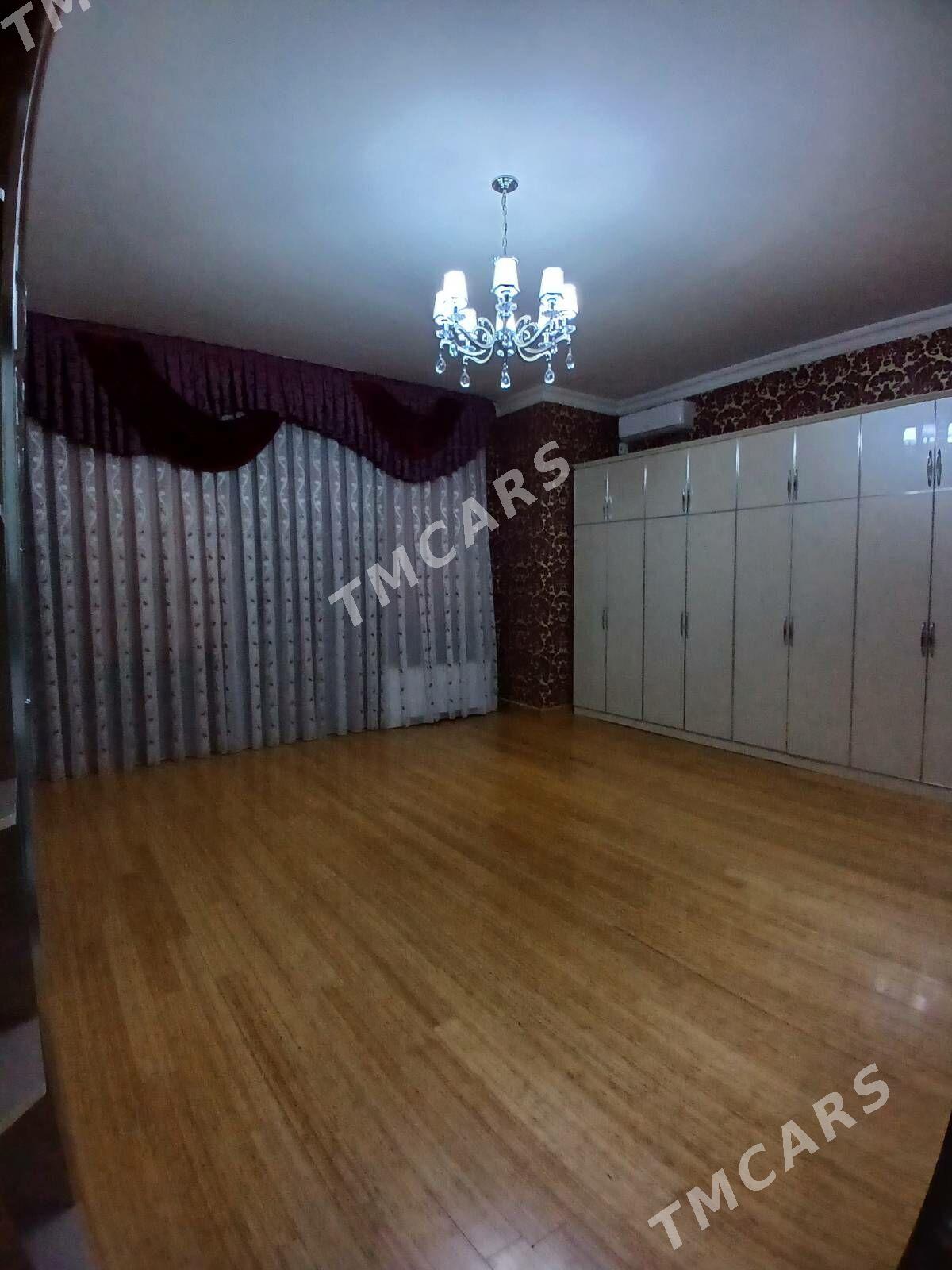 Нефтегаз 4 комнаты 240м² - Aşgabat - img 9