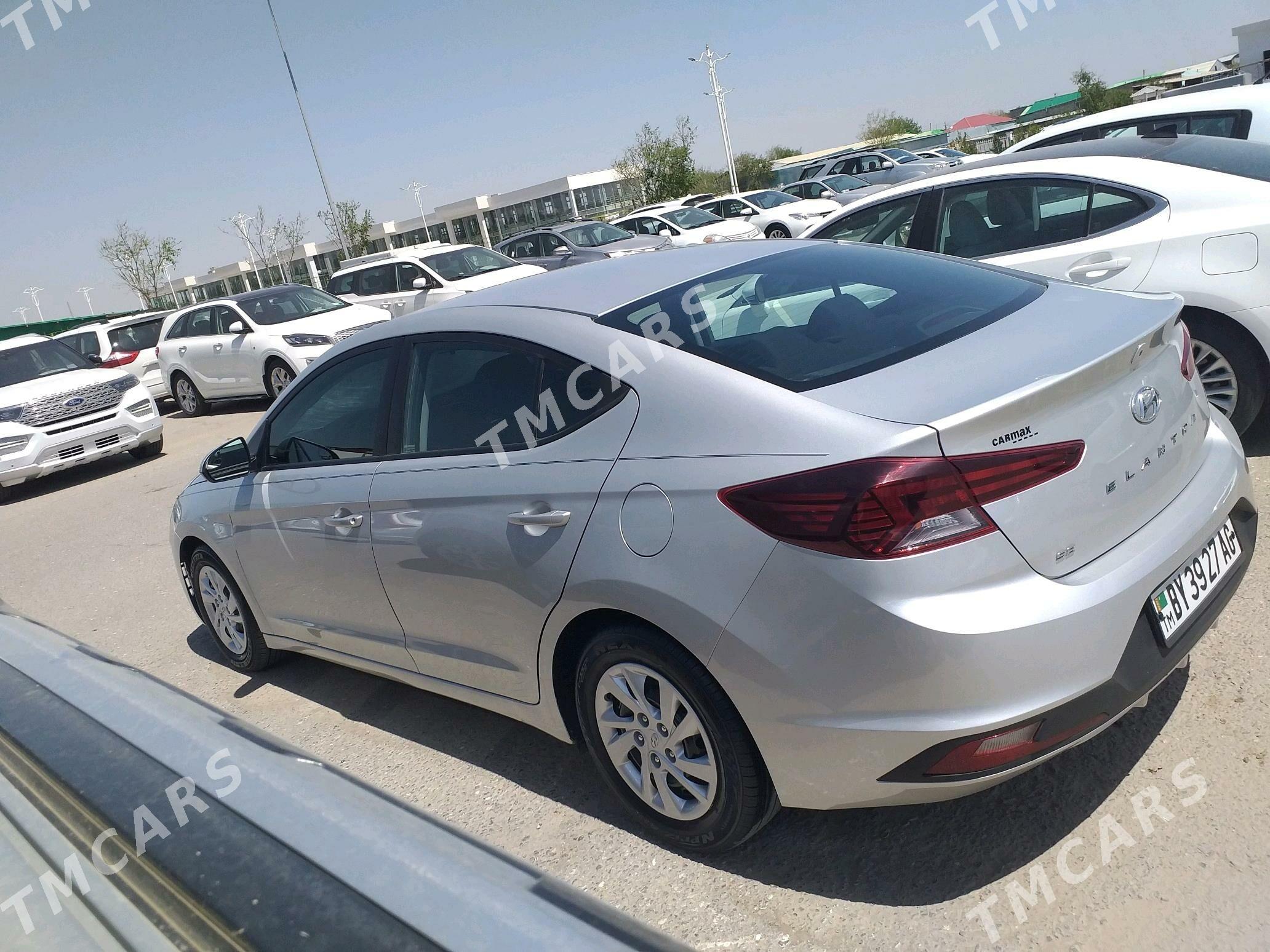 Hyundai Elantra 2019 - 190 000 TMT - Şor daça - img 5