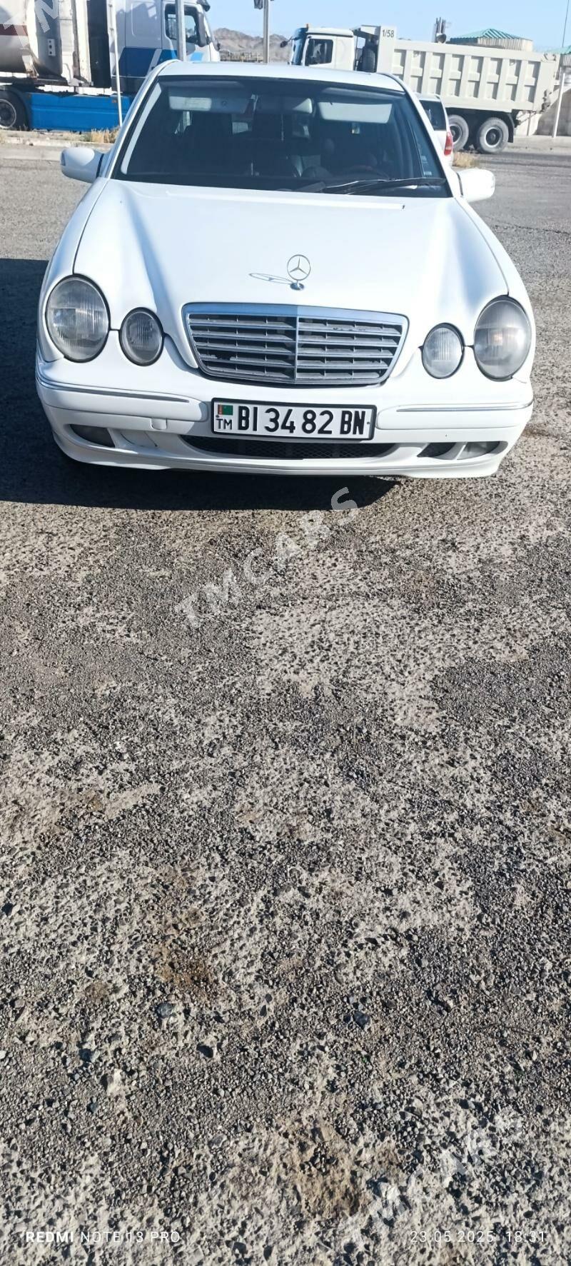 Mercedes-Benz E320 2001 - 115 000 TMT - Türkmenbaşy - img 2