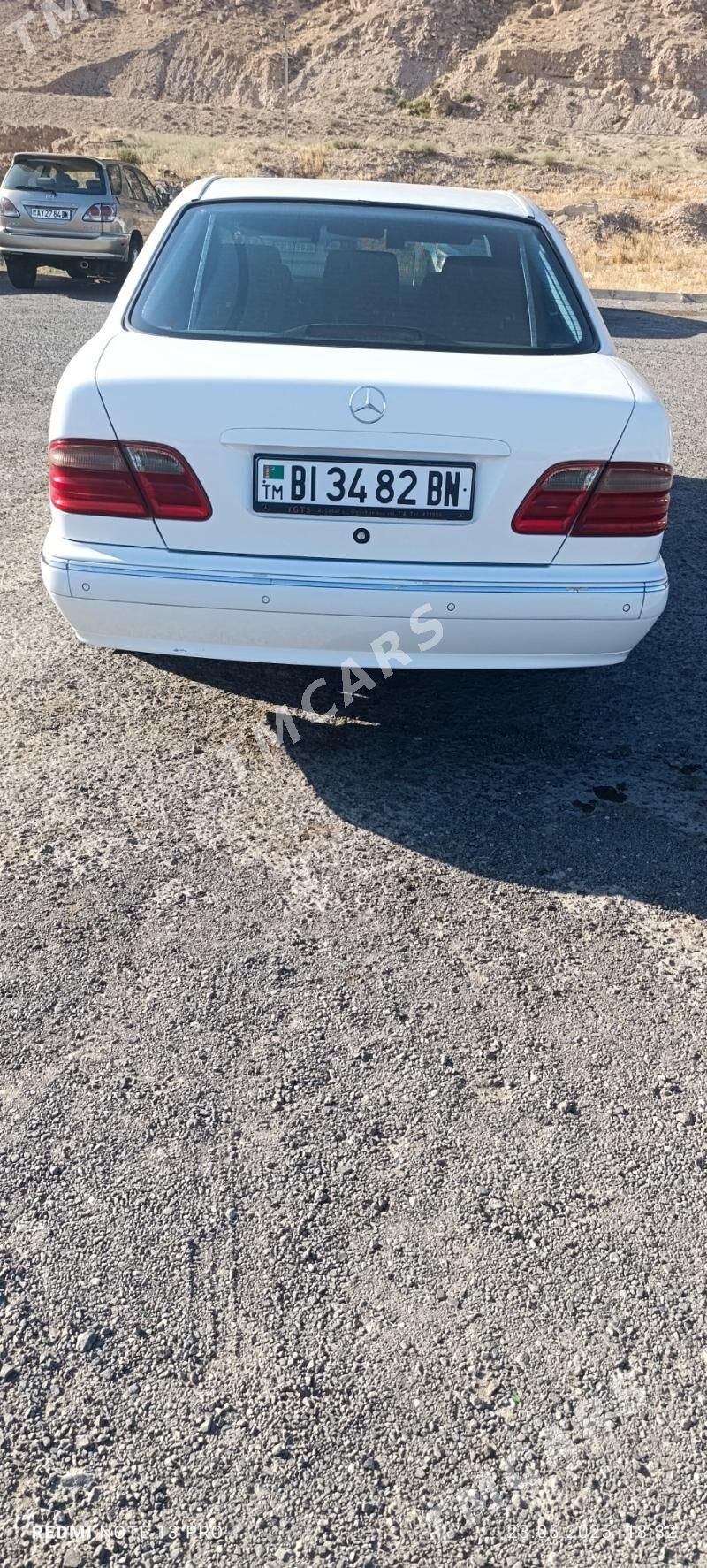 Mercedes-Benz E320 2001 - 115 000 TMT - Türkmenbaşy - img 6