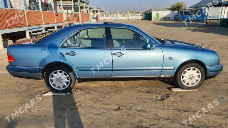 Mercedes-Benz E280 1999 - 80 000 TMT - Эсенгулы - img 6