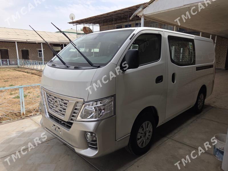 Nissan Urvan 2020 - 300 000 TMT - Ýolöten - img 3