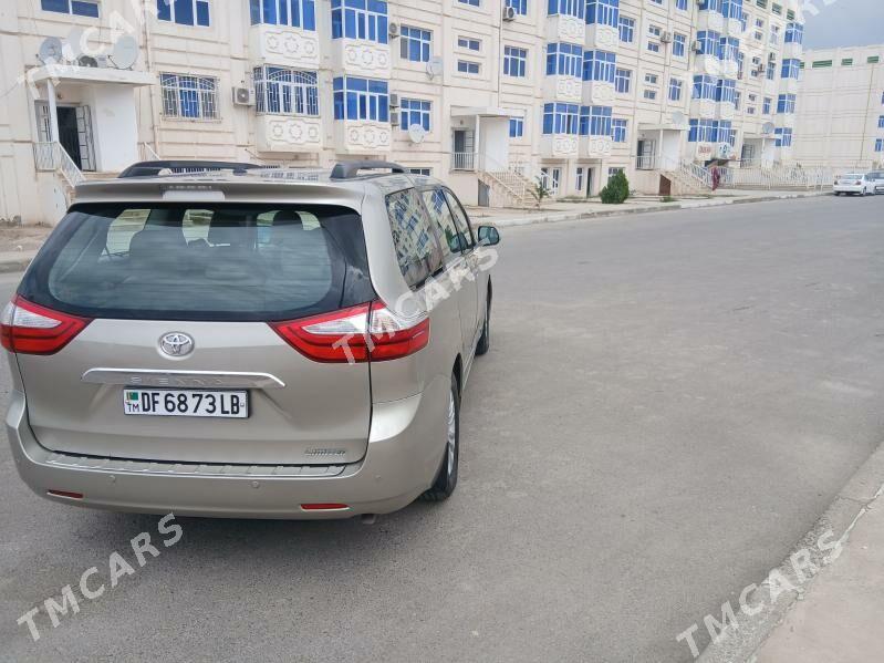 Toyota Sienna 2015 - 345 000 TMT - Дянев - img 9