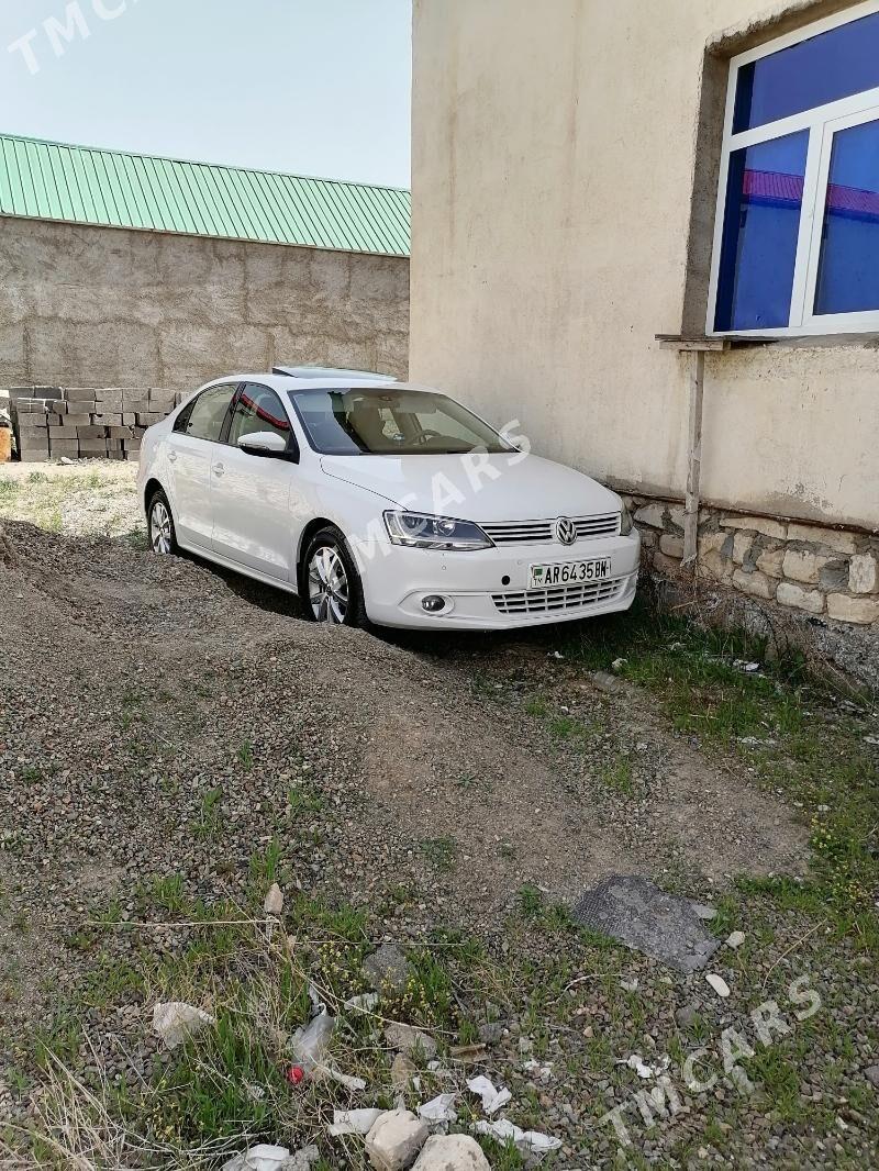 Volkswagen Jetta 2014 - 140 000 TMT - Türkmenbaşy - img 3