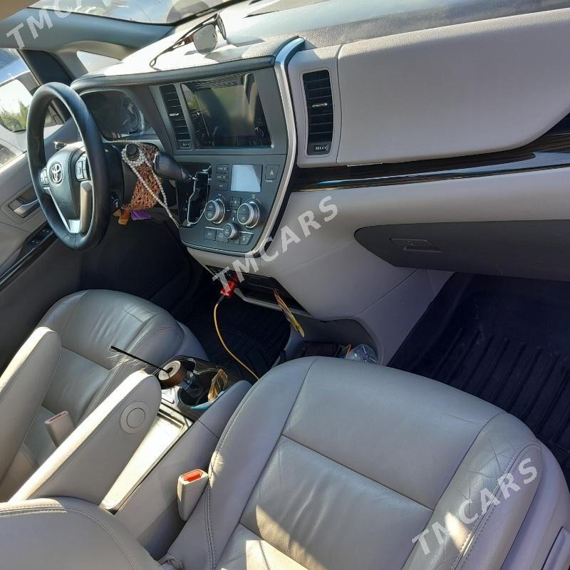 Toyota Sienna 2016 - 400 000 TMT - Gurbansoltan Eje - img 3