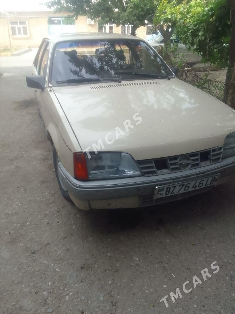 Opel Omega 1986 - 18 000 TMT - Türkmenabat - img 4