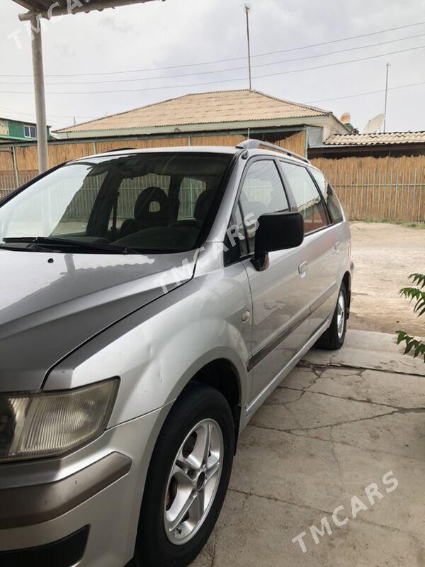 Mitsubishi Chariot 2002 - 50 000 TMT - Дашогуз - img 4
