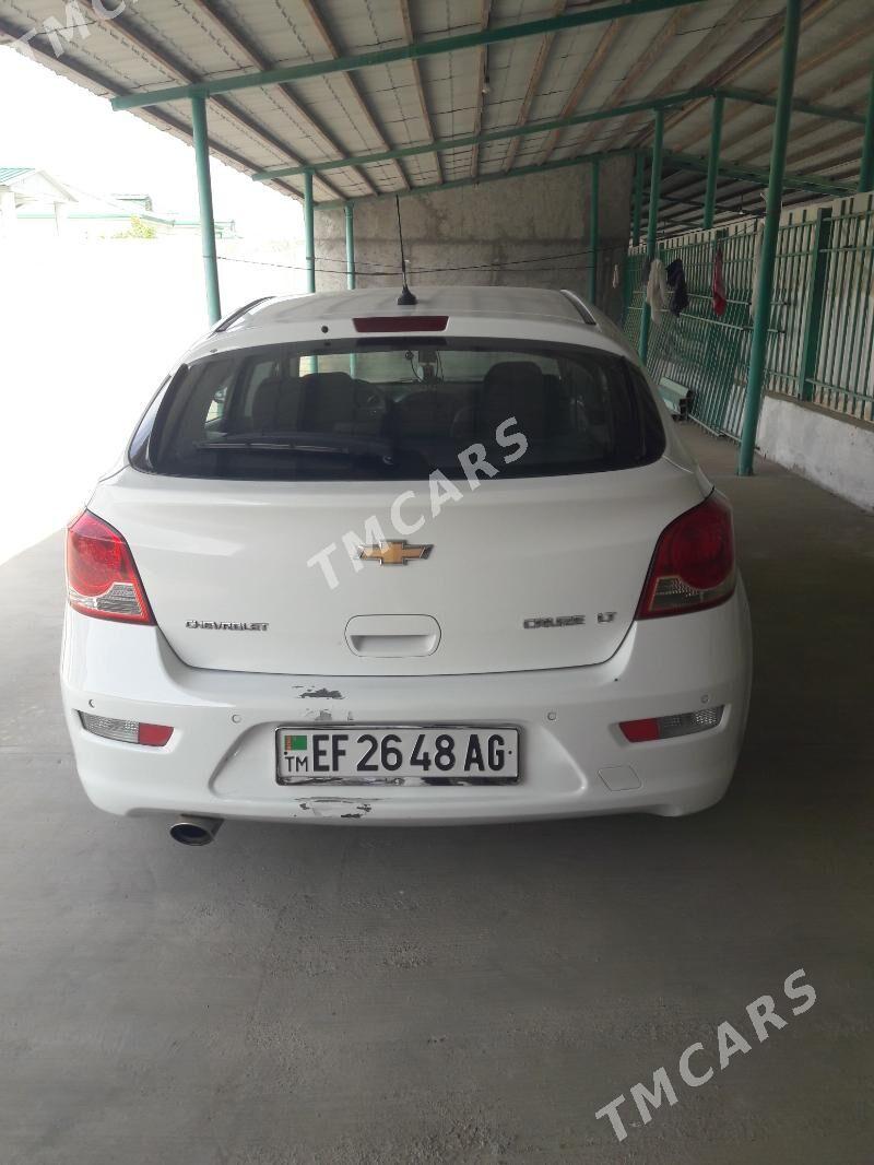 Chevrolet Cruze 2012 - 140 000 TMT - Тязе заман - img 3