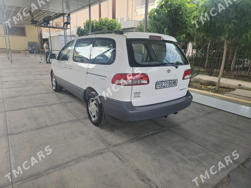 Toyota Sienna 2002 - 175 000 TMT - Мары - img 4