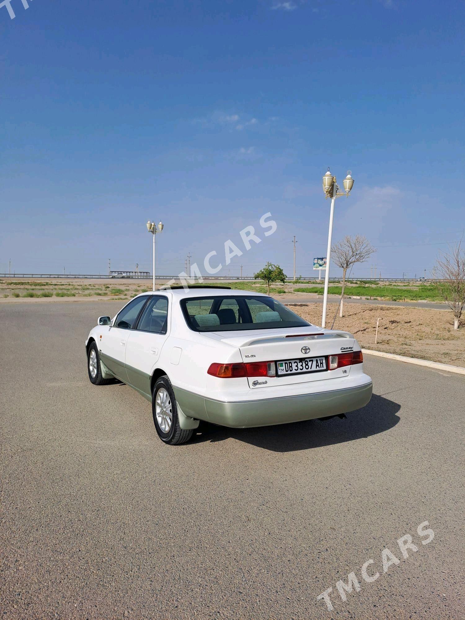 Toyota Camry 2001 - 155 000 TMT - Кака - img 7